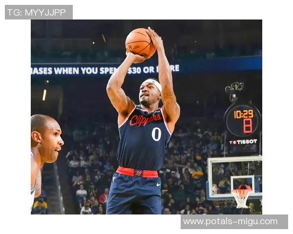 勇士与快船激战保罗42分展现绝佳状态引发球迷热议